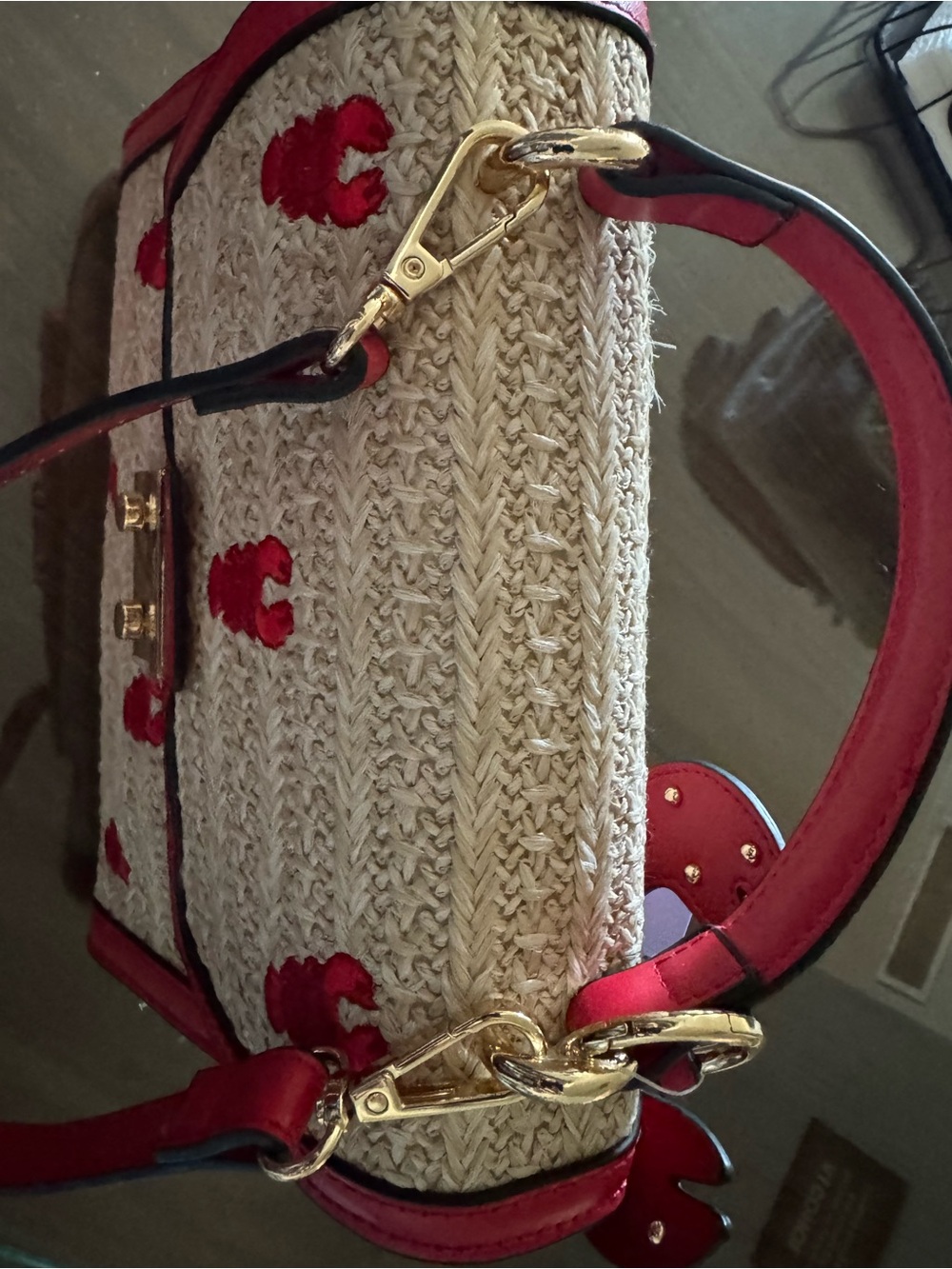 BCBG GENERATIONS Lobster Straw Bag . - Picture 12 of 12
